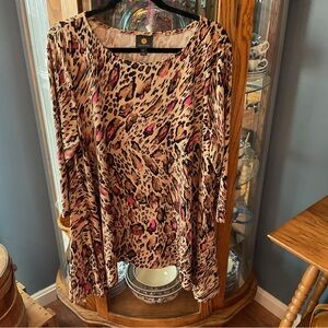 JM Collection Beige and Pink Leopard Print Scoop Neck Tunic 2x